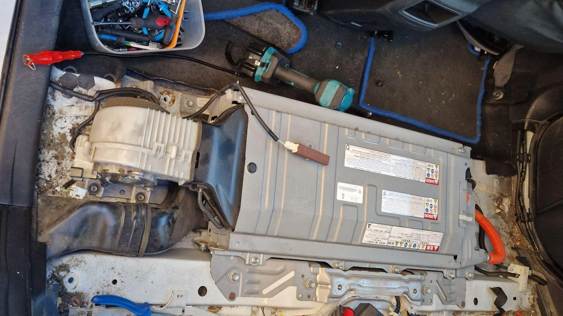 How to Replace a Toyota Hybrid Battery