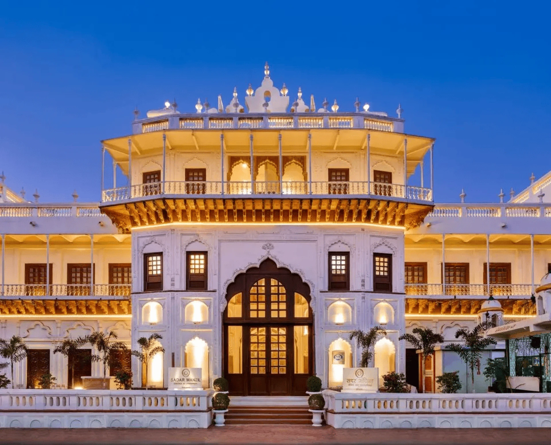 Why 7 Star Hotels in Bhopal Are Perfect for Honeymooners and Couples