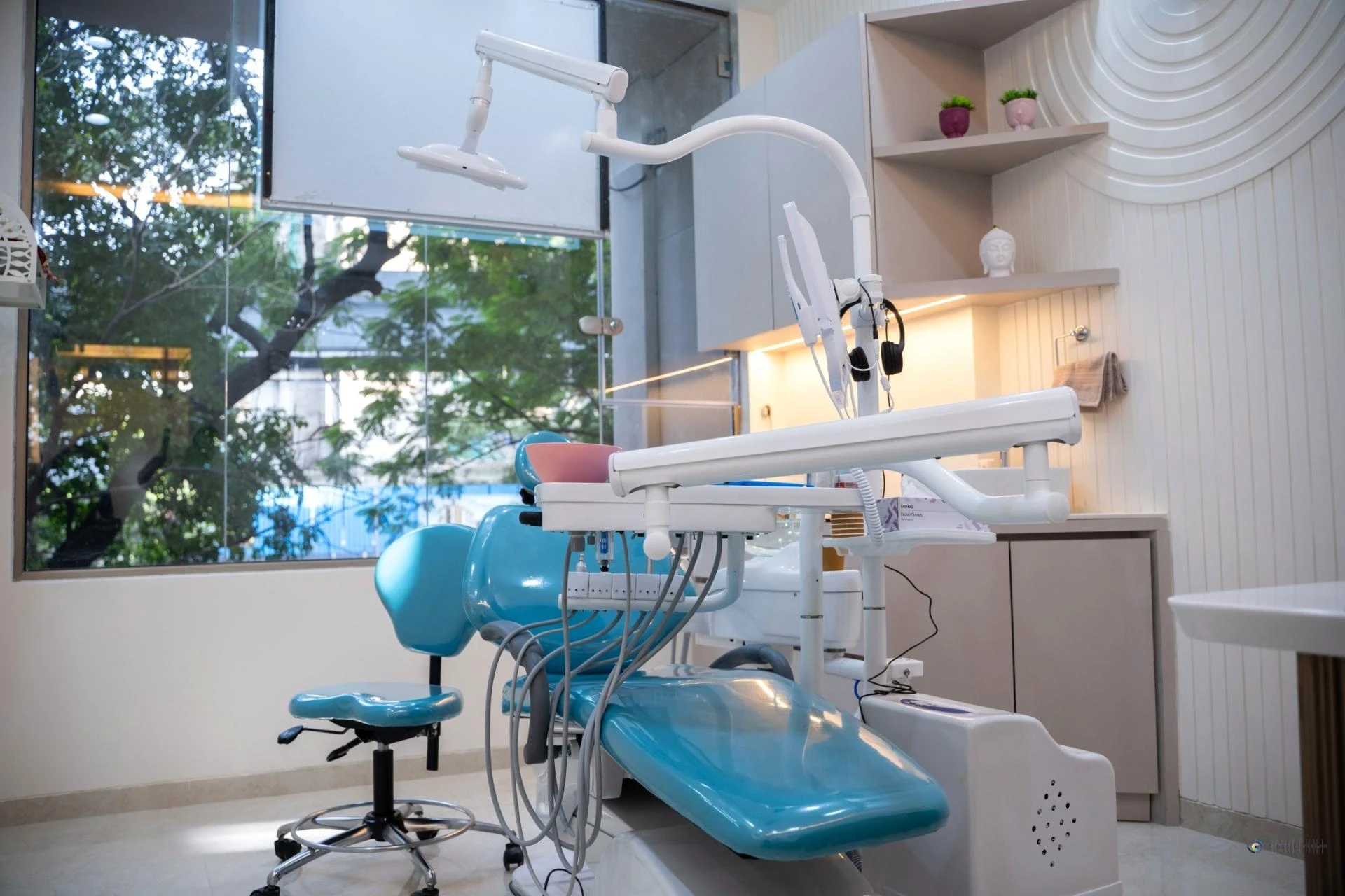 How to Handle a Loose Dental Crown or Bridge in an Emergency