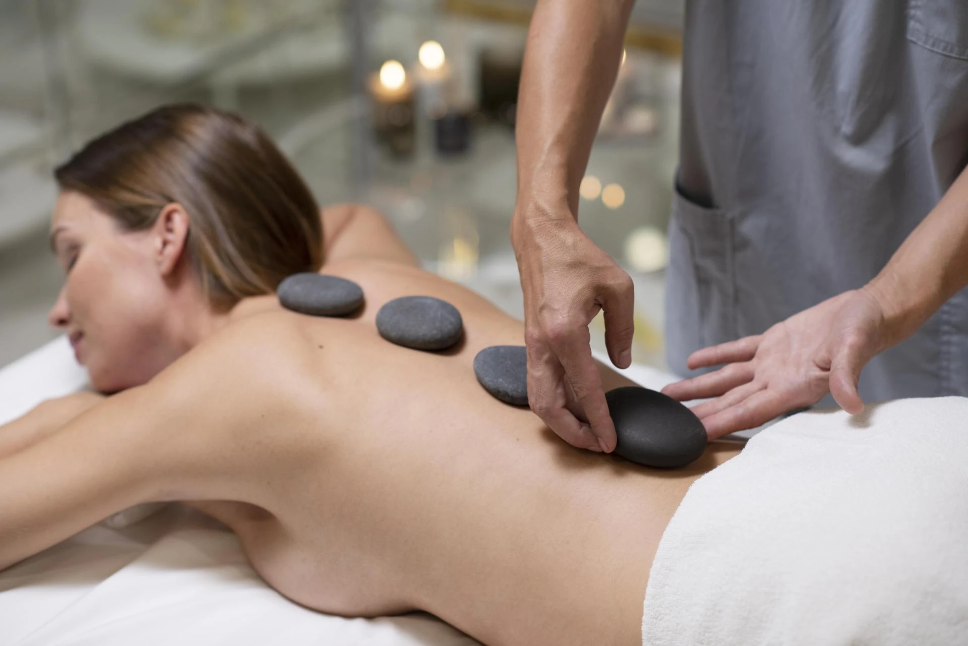 Experience the Benefits of Hot Stone Massage in San Francisco