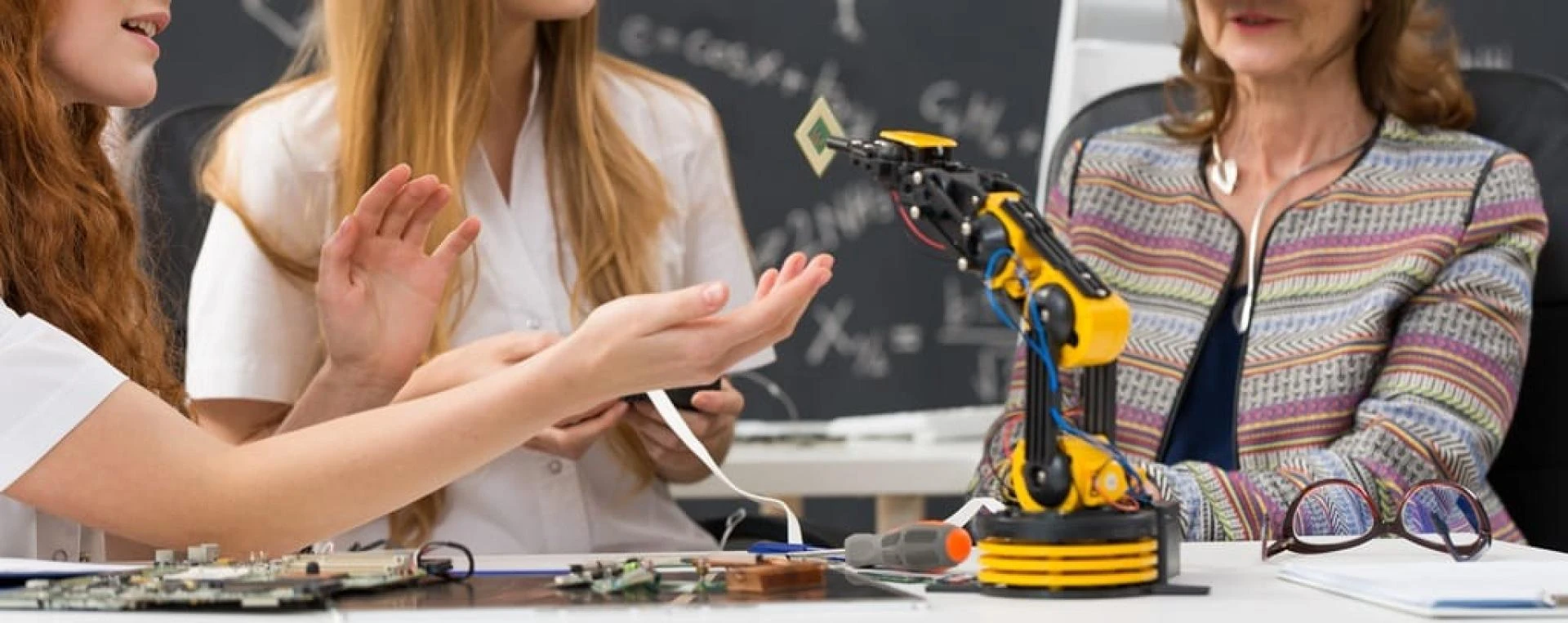 Top 5 Reasons Atharva University is Mumbai’s Preferred Choice for Computer Engineering with AI & Robotics