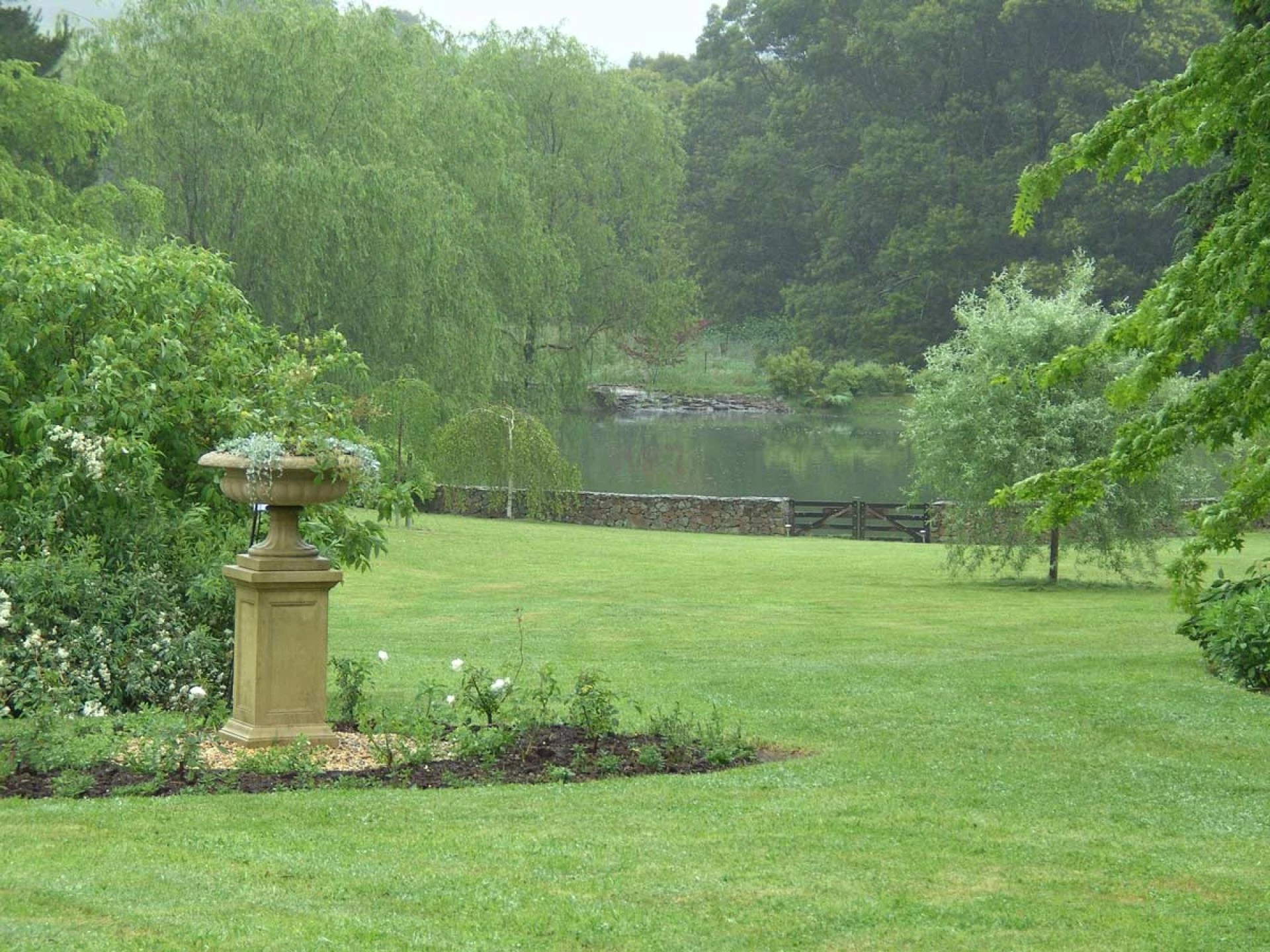 Garden Edging Offers More Benefits than Simply Enhancing Lawn Appearance