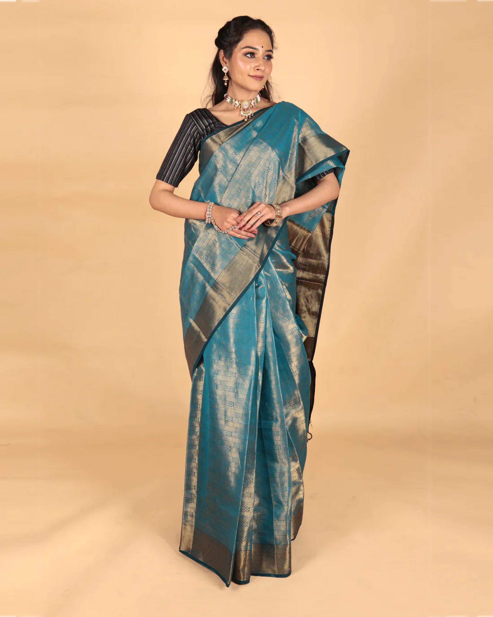 Maheshwari Handloom Sarees: Weaving Heritage into Modern Elegance