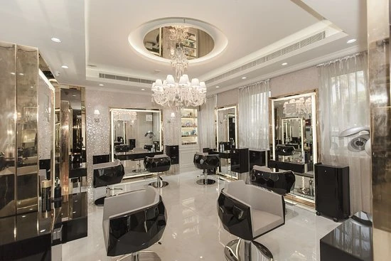 Experience a Luxury Beauty Salon in Dubai