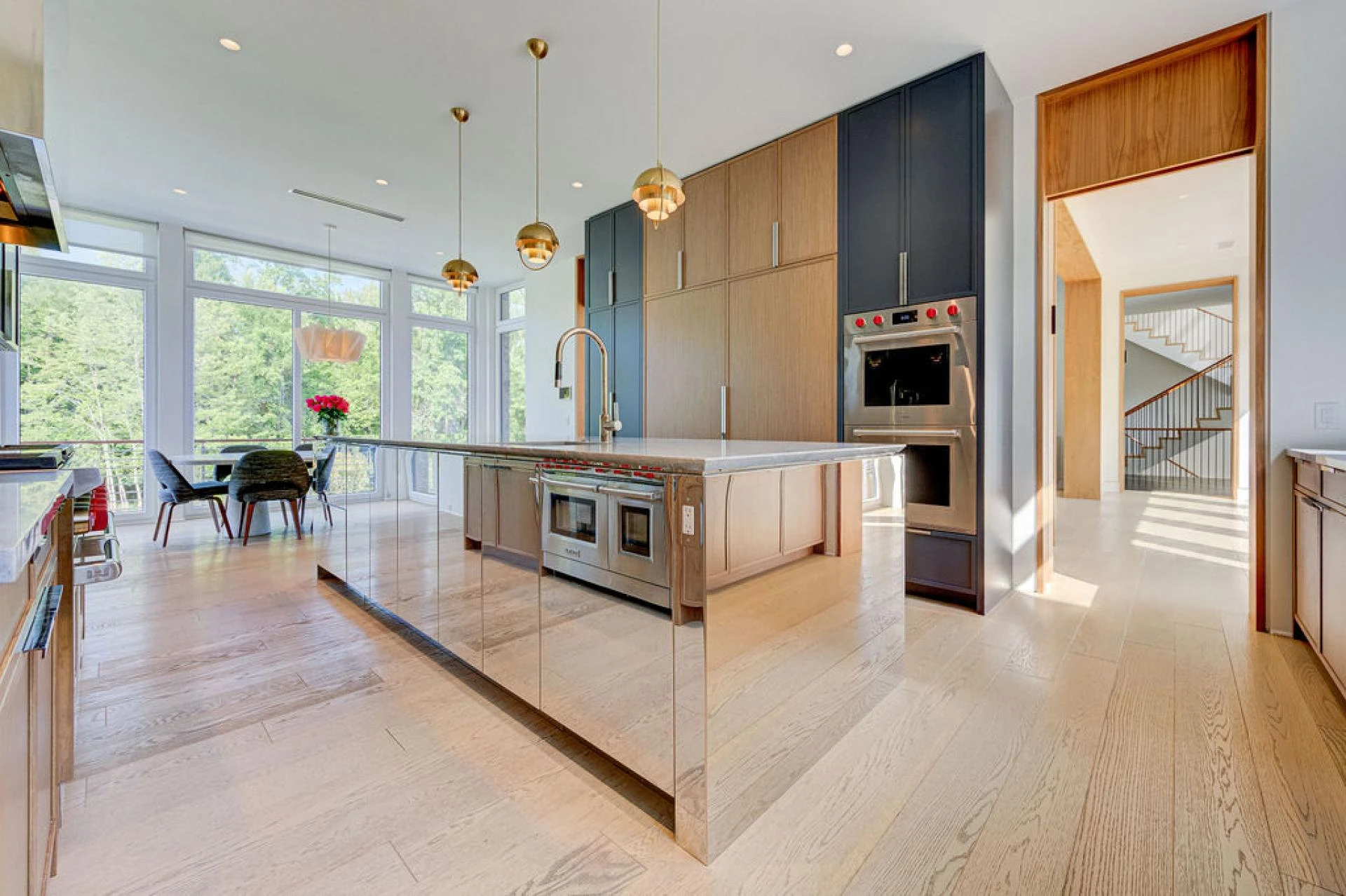 What are the Benefits of Hiring Professional Kitchen Renovation Services?
