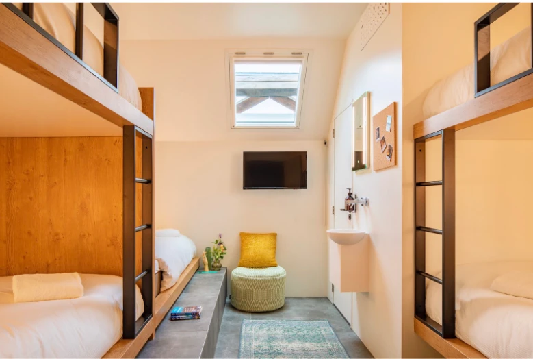Amsterdam Pod Hotel: Ontdek Betaalbaar en Modern Verblijf bij Bunk Hotel