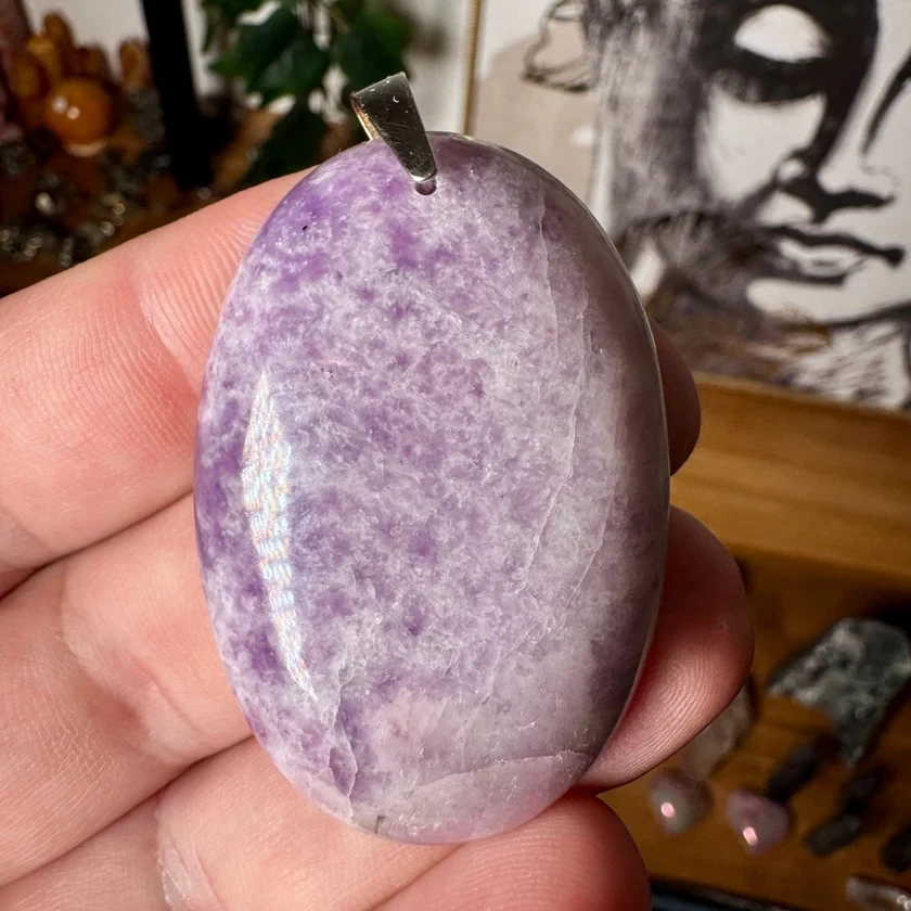 Discovering the Soothing Power of the Lepidolite Stone