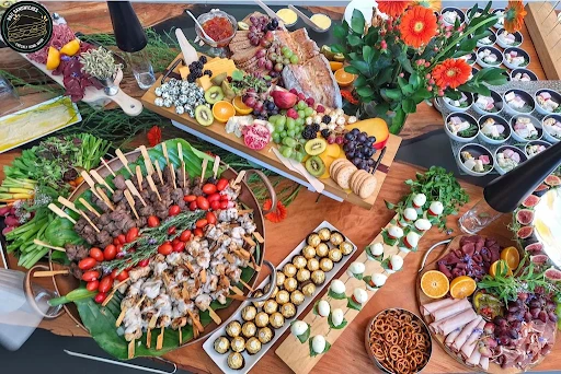 The Etiquette Of Ordering Catering Platters For Social Events