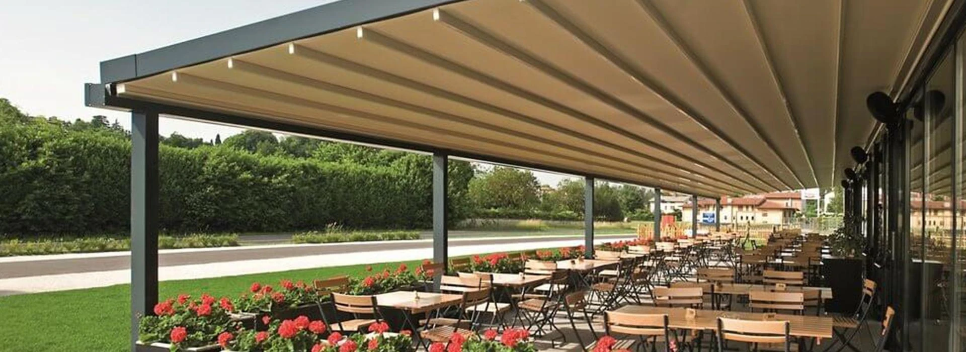 Functionality and Fashion: Why Canvas Awning Blinds Are in Demand?