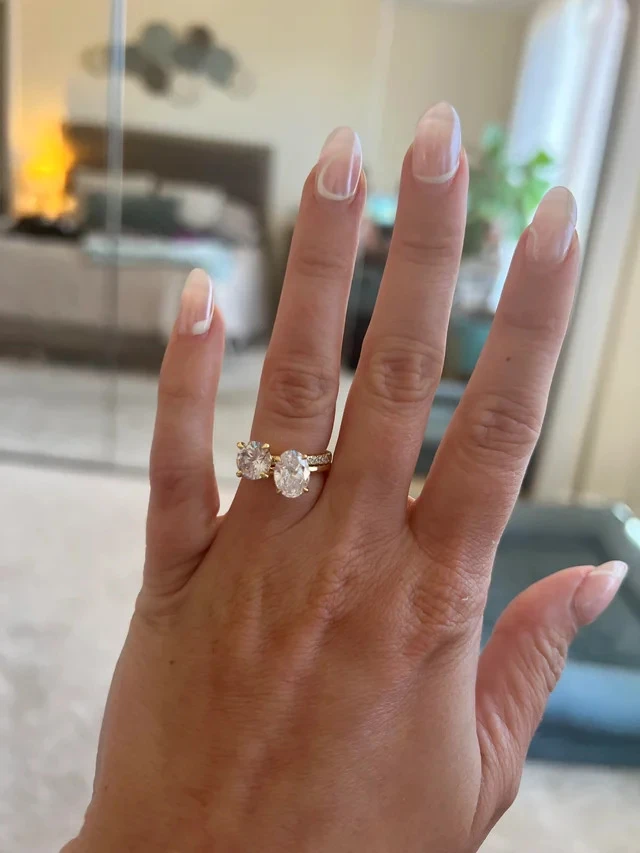 Affordable Toi et Moi Engagement Rings in Moissanite