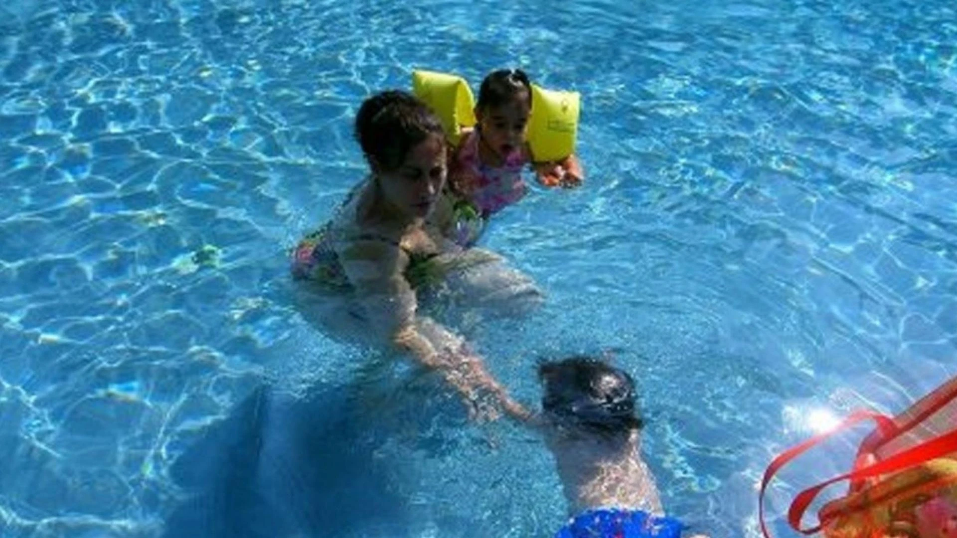 Why Choose Private Swimming Lessons in Hamptons Over Group Classes? 