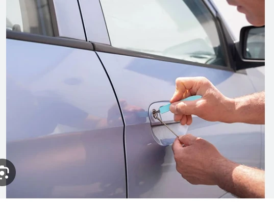 How Locksmiths Program and Replace Key Fobs Safely