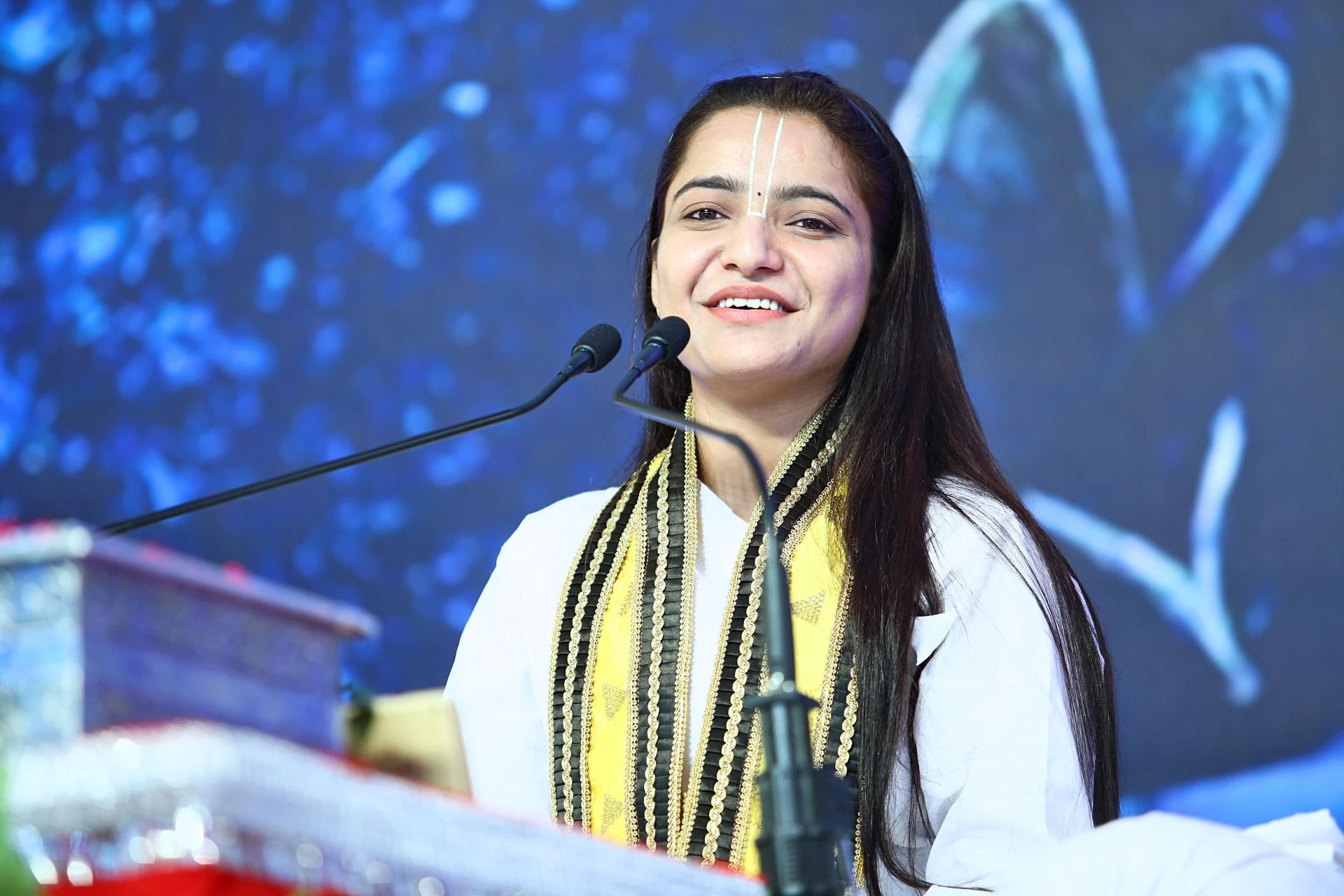 Mathura’s Young Storyteller Devi Krishna Priya Ji: A Journey of Fame, Spiritual Wisdom, and Inspiring Social Service