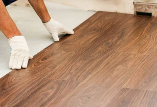 How Epoxy Flooring Contractors Transform Garage and Basement Spaces