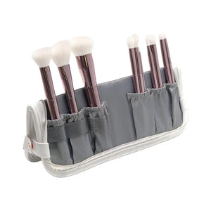 How to put on your makeup when you have little kids