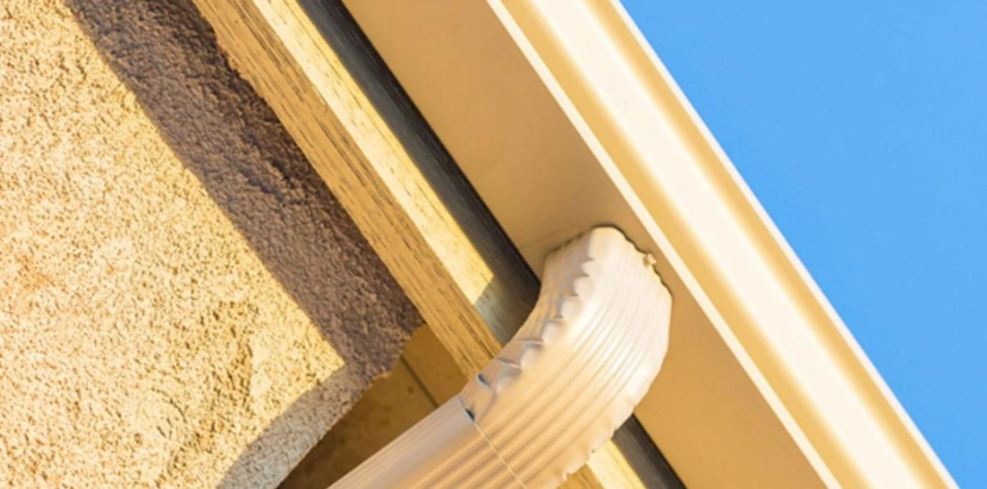 Signs That Your Residential Space Needs New Gutters Installation