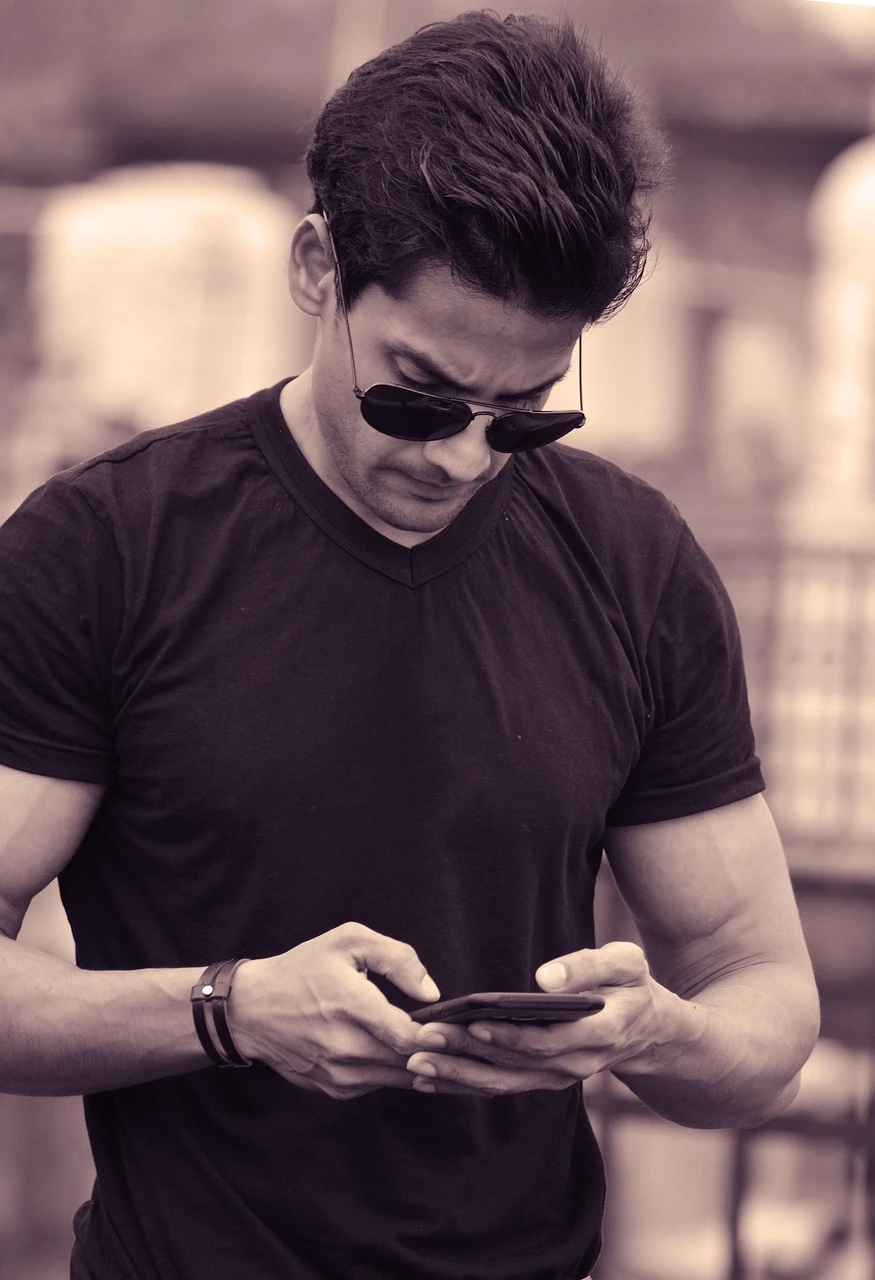 The Ultimate Guide to V Neck T Shirts: Style, Fit, and Comfort
