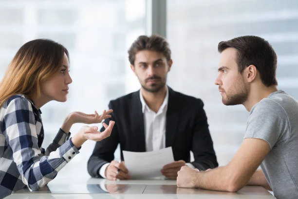 How a Divorce Lawyer Can Help You Navigate the Legal Process