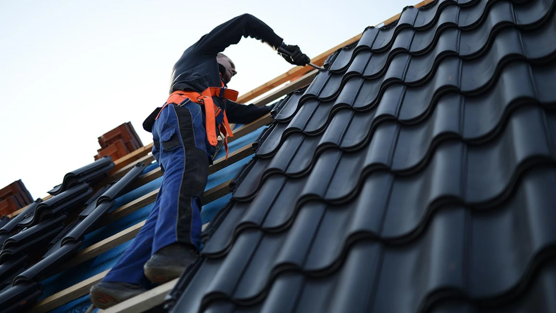 5 Signs You Need Professional Roofing Services in San Ramon