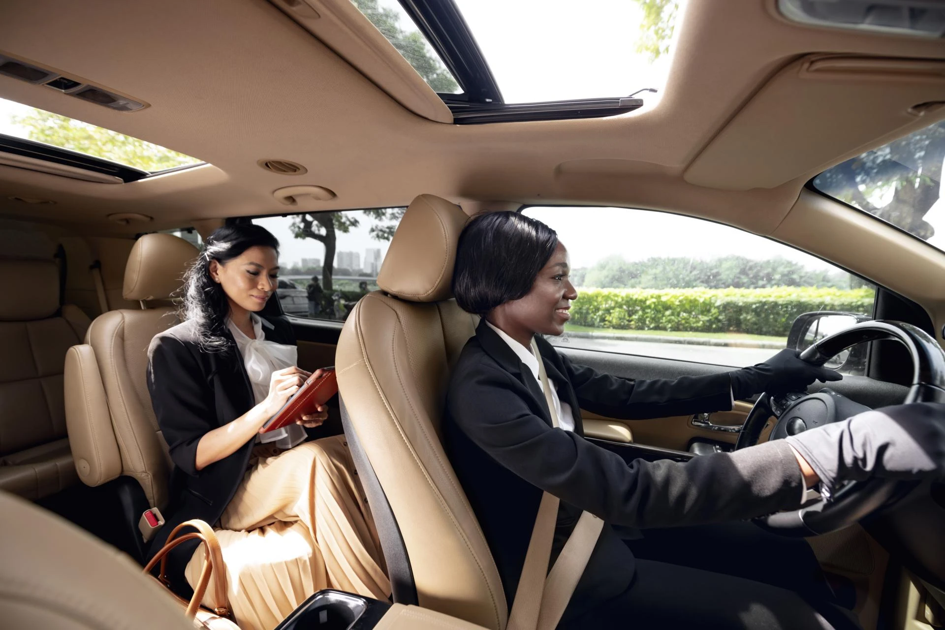 Top Benefits of Choosing Boston Coach Luxury Transportation for Your Next Trip