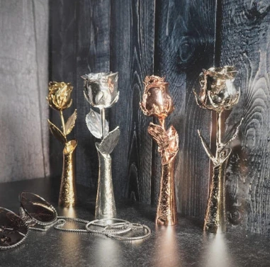 Wedding Gift Ideas That Last Forever: Why Real Roses Preserved in 24K Gold Make the Perfect Present