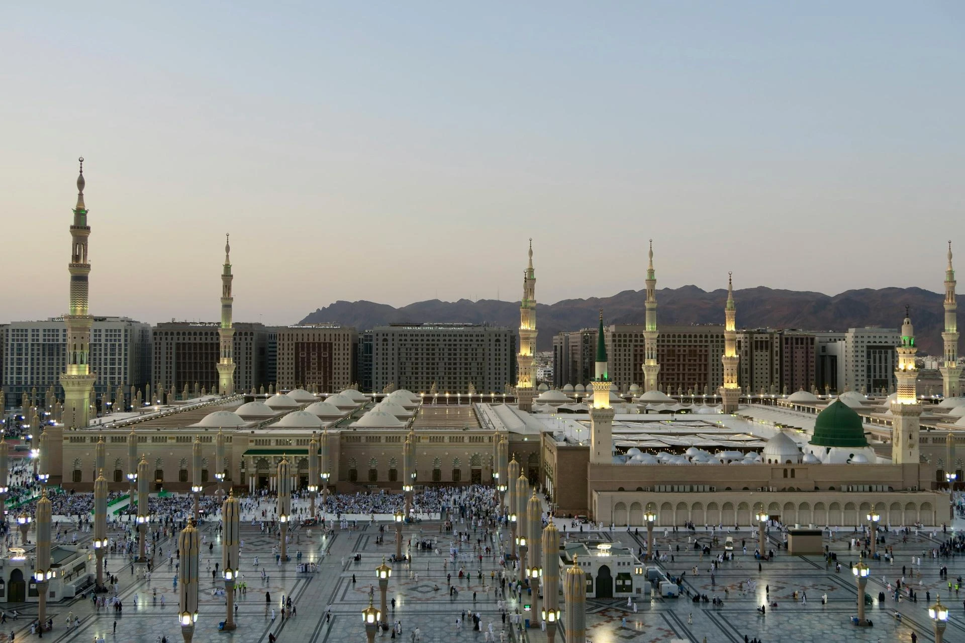 Best Times to Perform Umrah and How to Avoid the Crowds