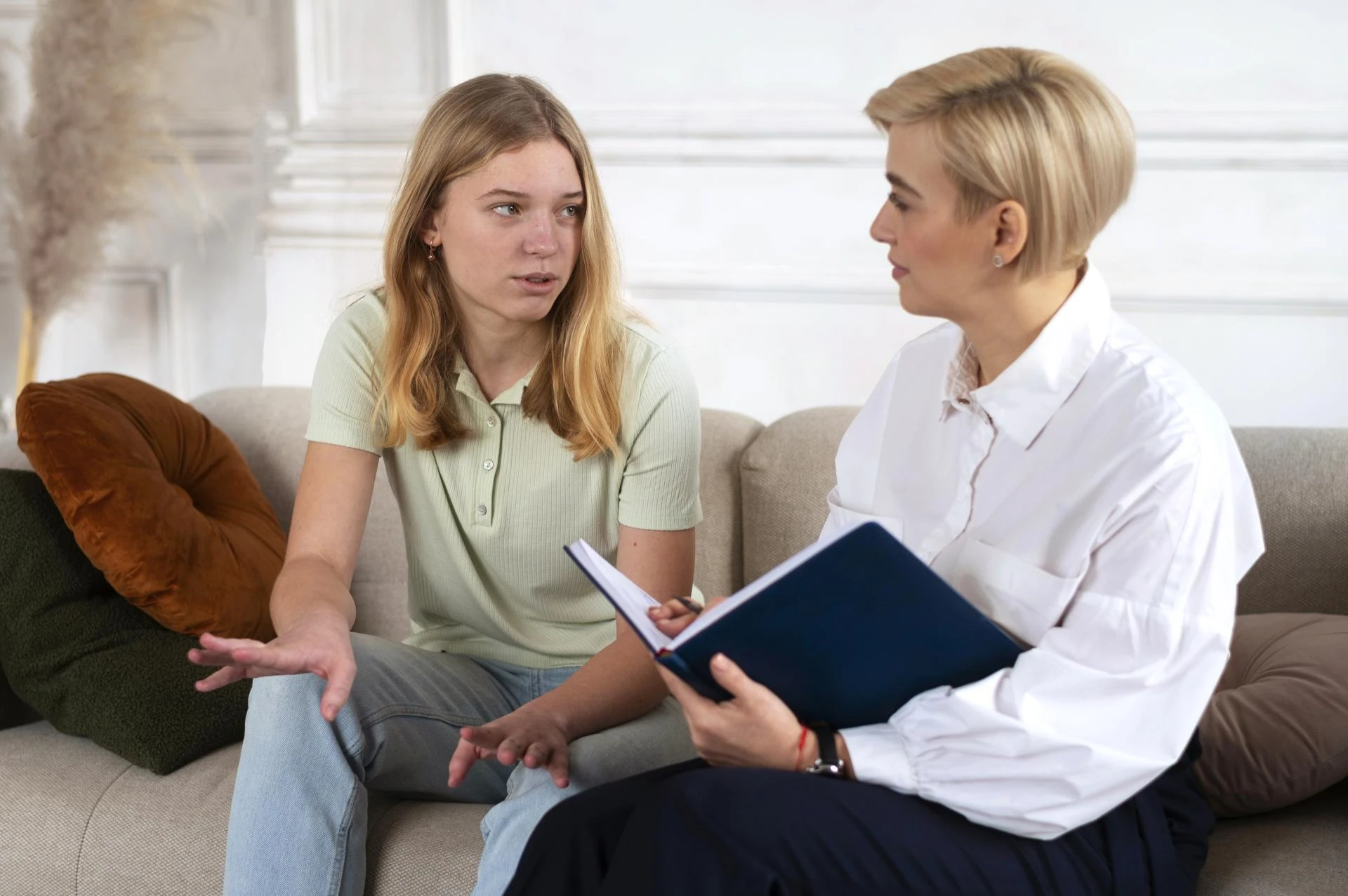 Understanding the Difference: Psychiatric Consultation vs Therapy