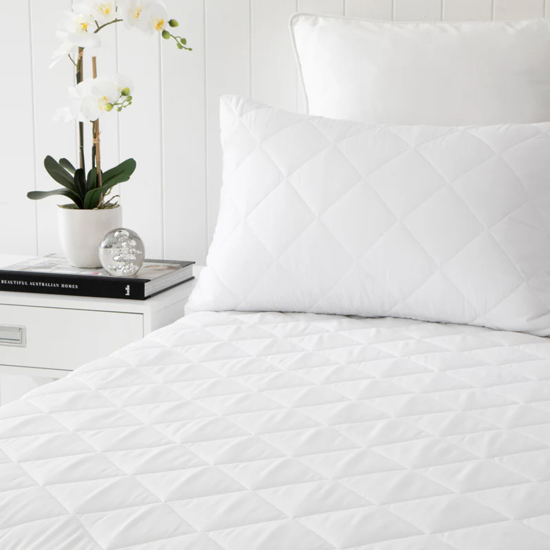 The Hidden Importance of a Waterproof Mattress Protector for Clean Sleep