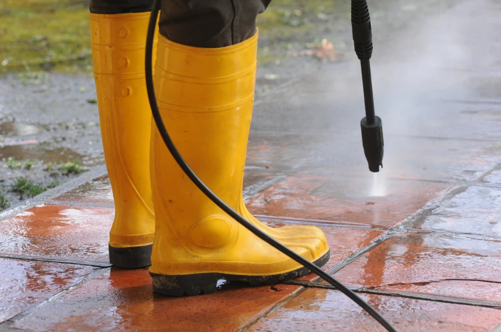Professional Pressure Washing in Sunshine Coast by Gurikleen Cleaning Services