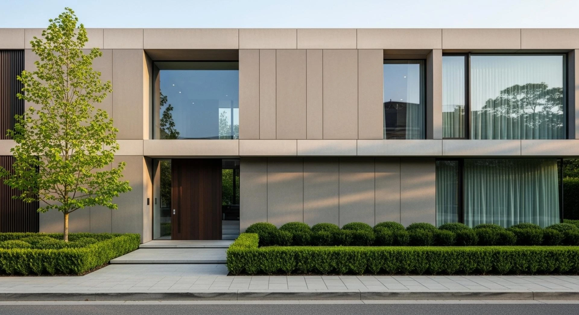 Bellesa House Curb Appeal: Minimalist Yet Striking