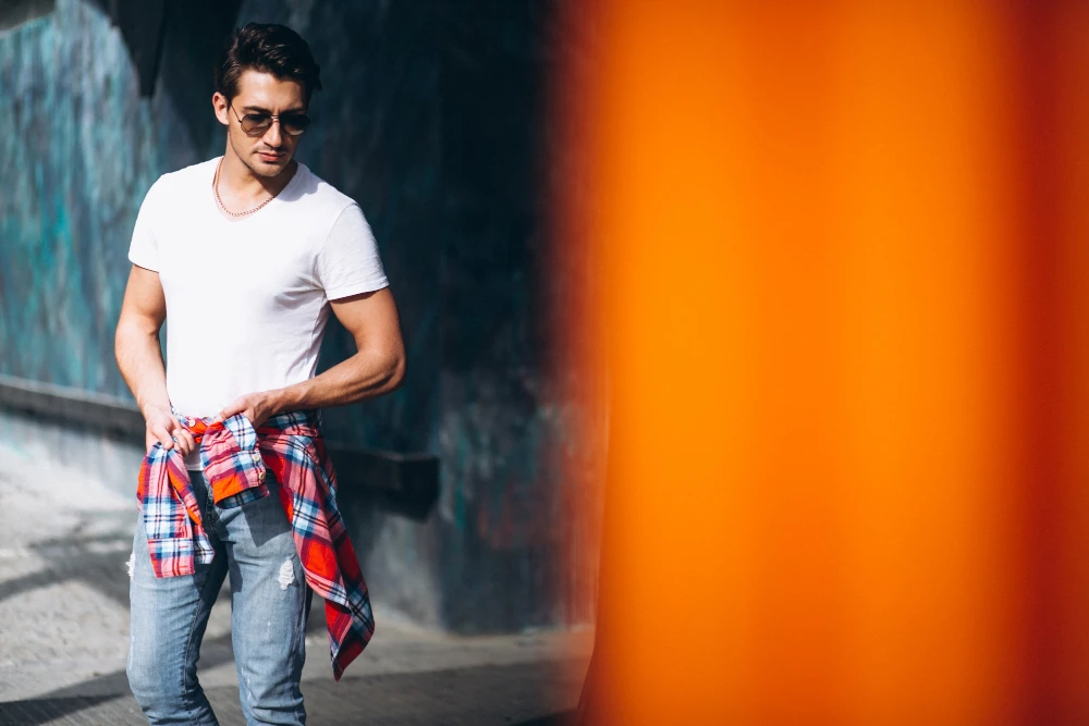 Top Reasons to Buy Men’s T-Shirts Online in Vadodara Instead of In-Store
