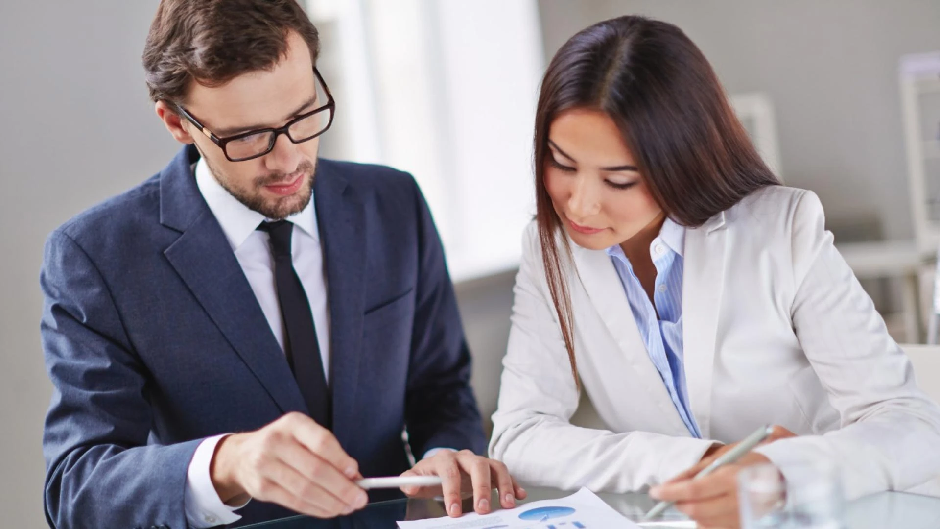 Clarifying the Difference: Billing vs. Accounting for Clinics