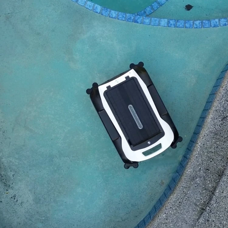 Maximize Your Savings: Robotic Pool Skimmers and Black Friday Deals in Australia