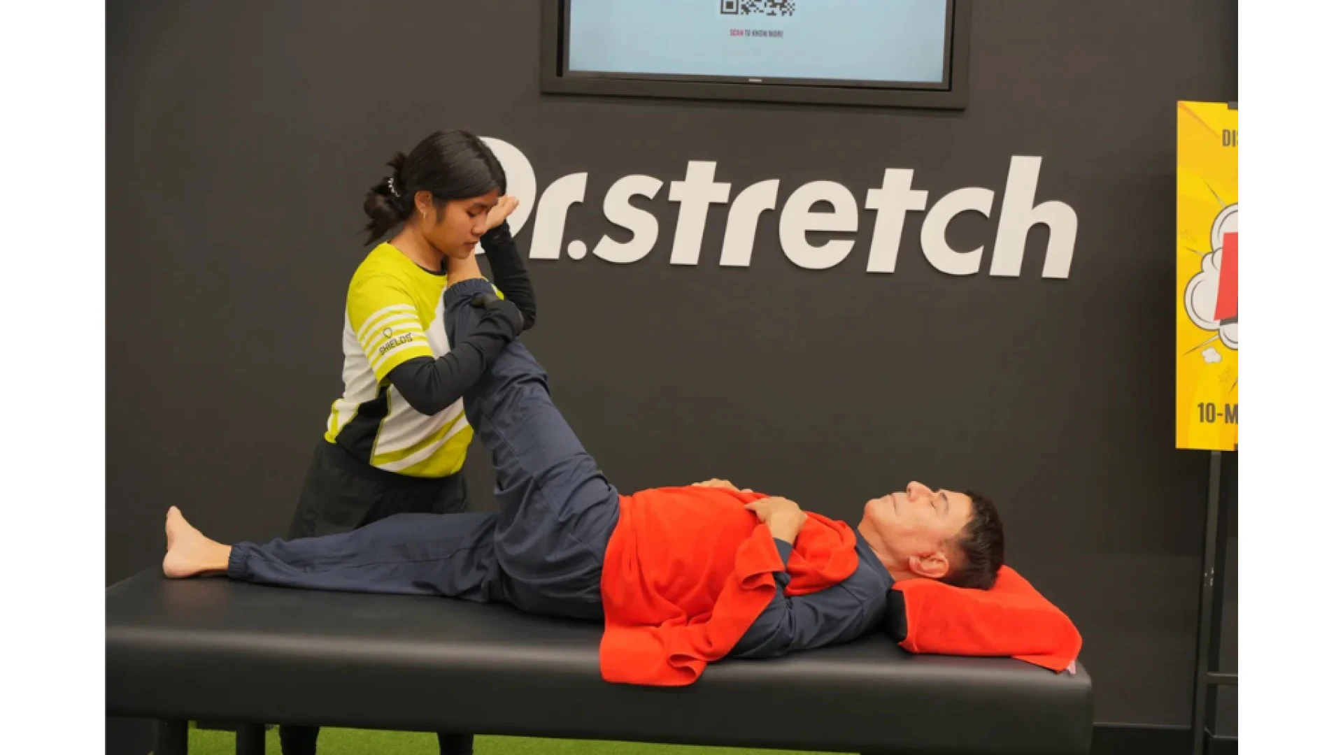 How Stretching Studio in Dubai Helps to Improve Posture & Spinal Health
