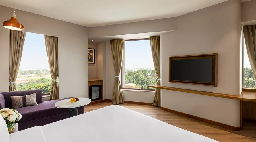 Do you offer discounted room rates for wedding event guests?