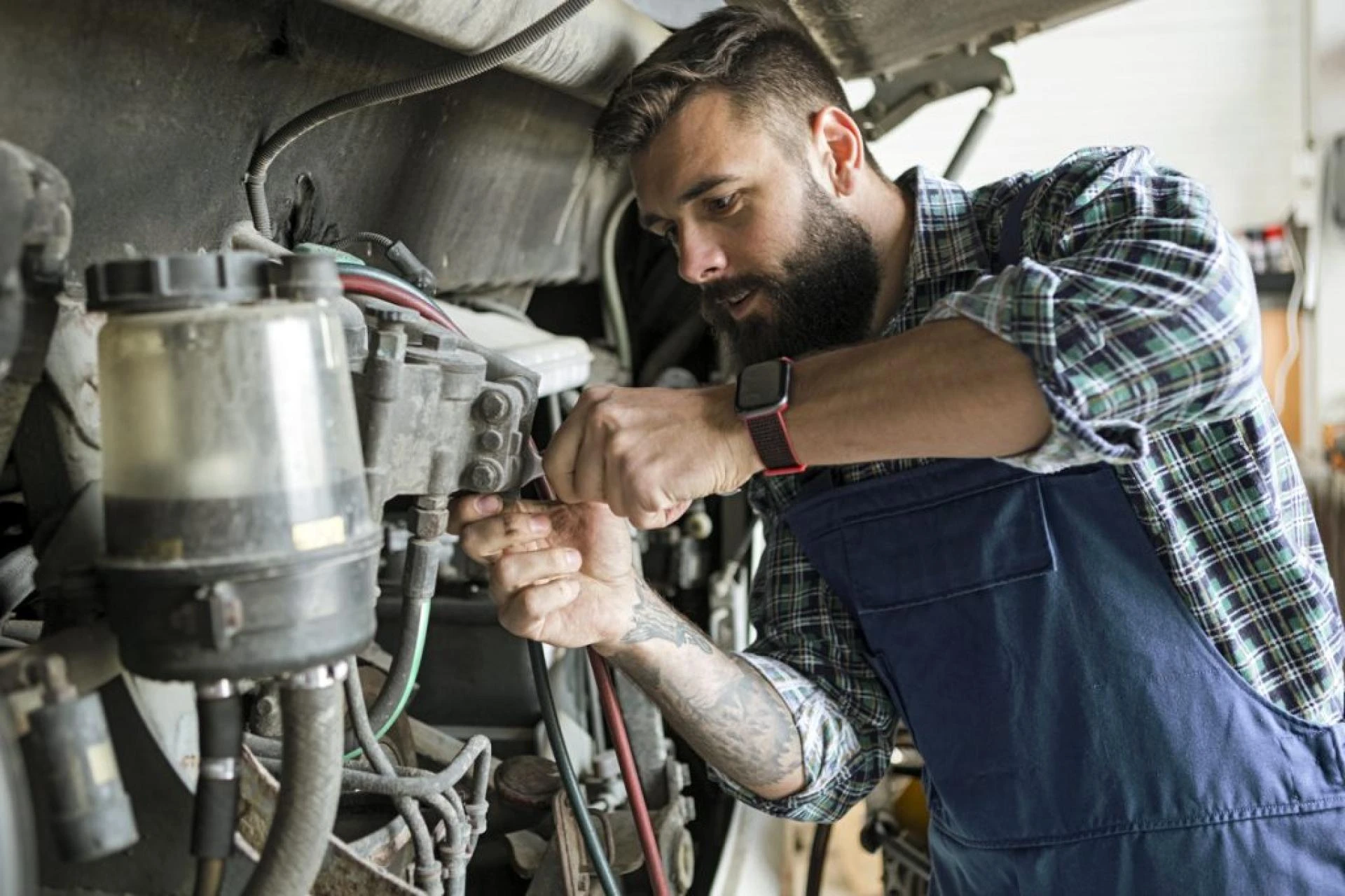 What to Look for in a Certified Diesel Mechanic