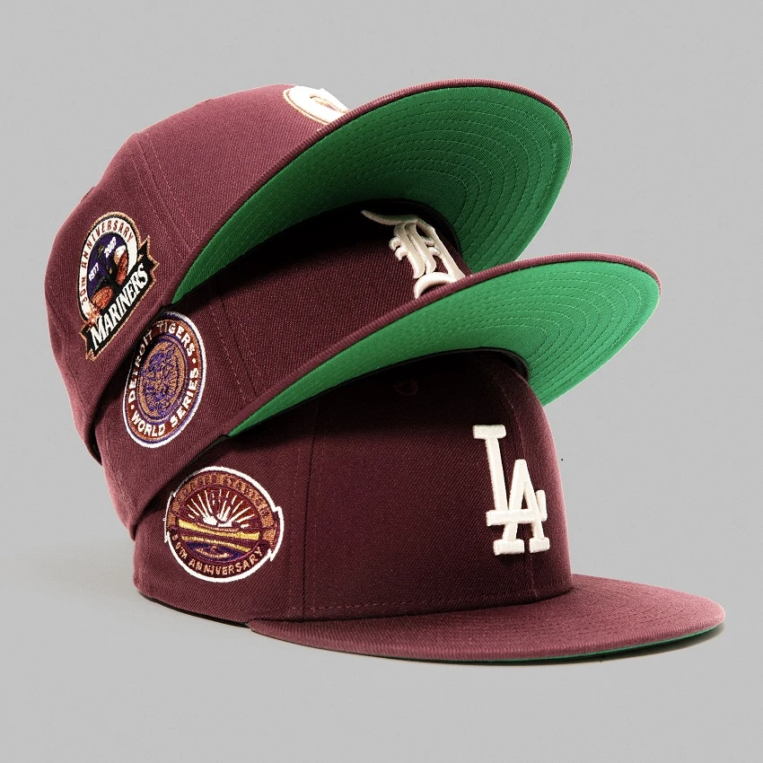 3 Tips for Choosing Between a Fitted Hat and an Adjustable Hat 