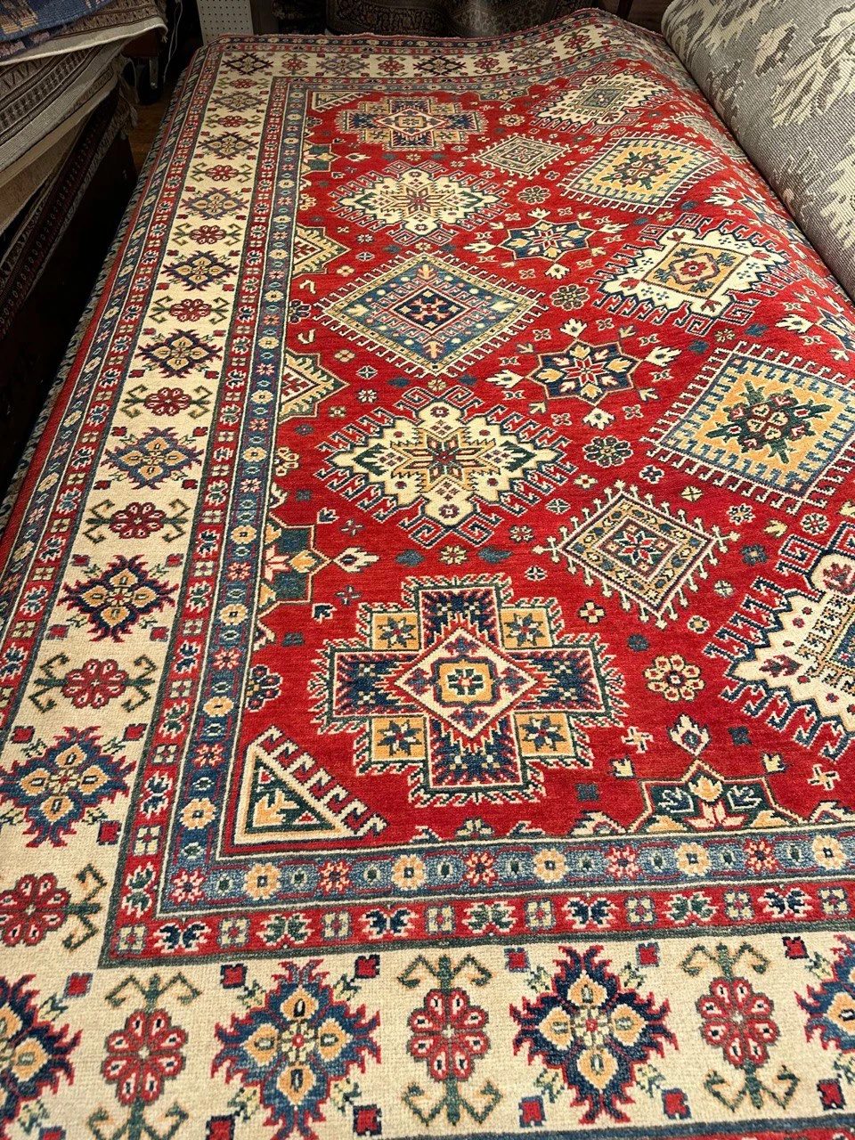 How Does Professional Rug Repair in Nanaimo Revive Your Home Décor?