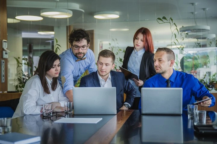 Starting a Business in Dubai the Right Way: Lessons Every Entrepreneur Learns