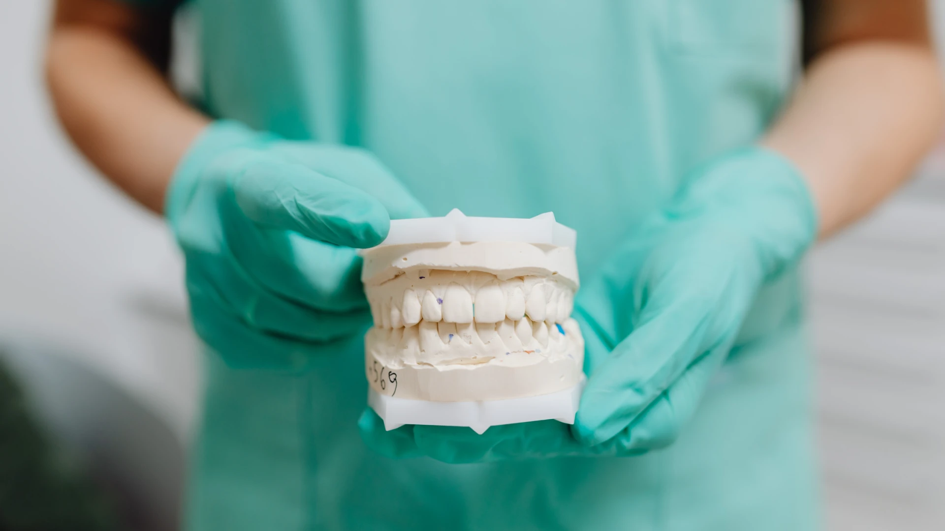 Tooth Implant in Atlanta, GA – Restore Your Smile with Dr. Hal N. Arnold