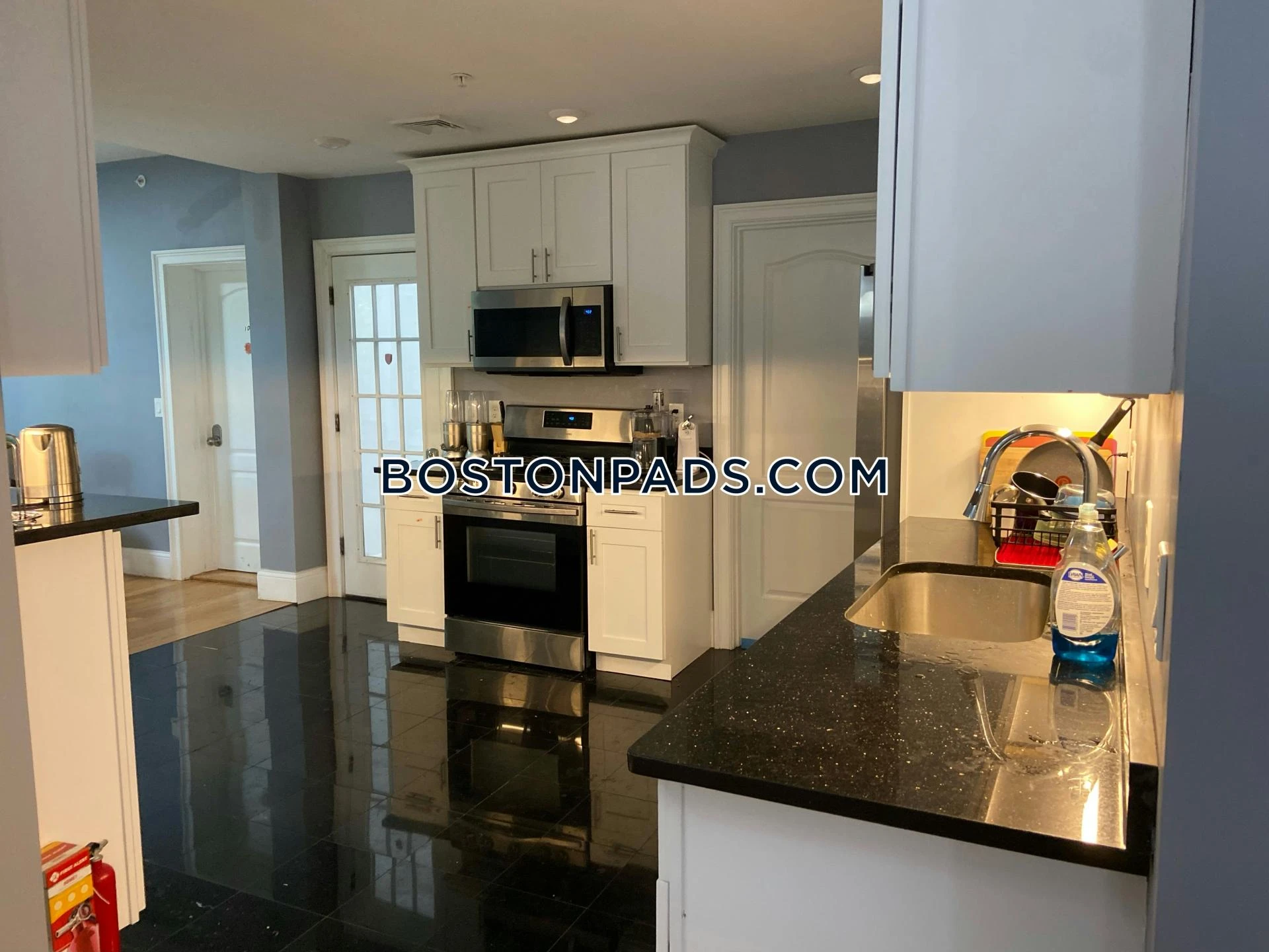 Cleveland Circle: Food, Transit, and Convenience Near Boston College Off-Campus Housing