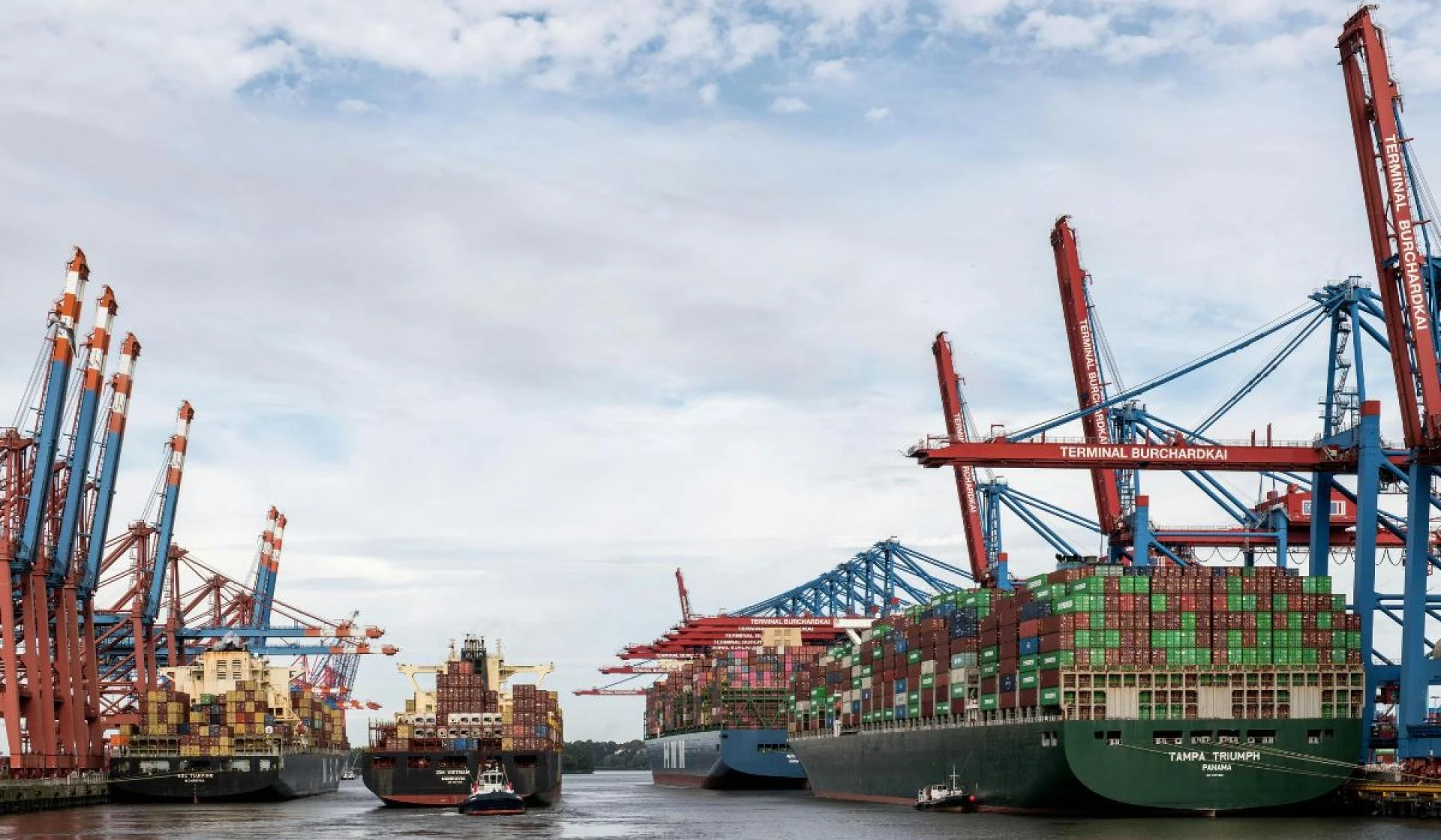 6 Key Benefits of Container Haulage Portsmouth Services UK