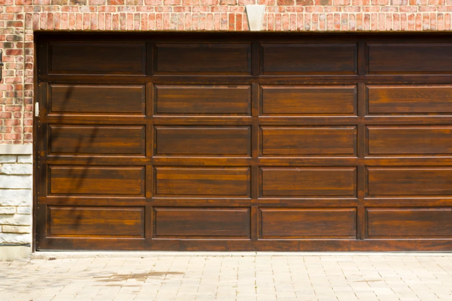 Choosing the Right Garage Doors for Your Home