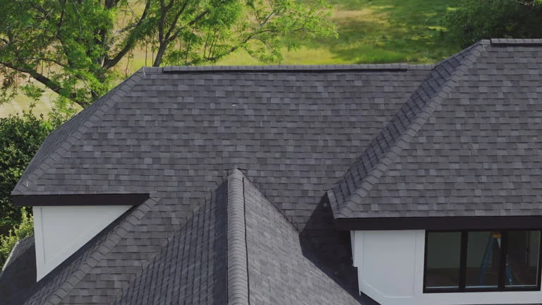 Simple Asphalt Roof Replacement Tips for Home Upgrades