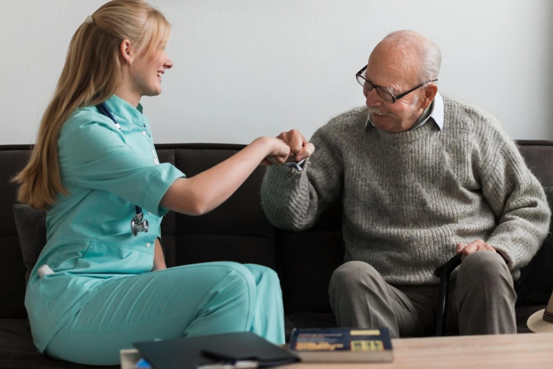 How Home Health Care Service Helps Senior Citizens Maintain Independence