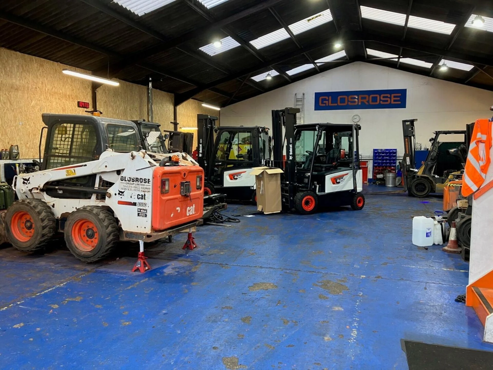 Manitou Telehandler for Versatile Lifting, Construction Support, and All-Terrain Material Handling