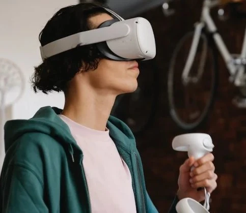 VR Simulations: Transforming Learning Through Immersive Experiences