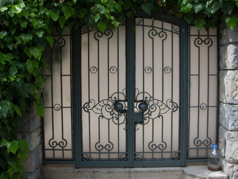 How to Pick a Reliable Iron Door Maker in Riyadh?