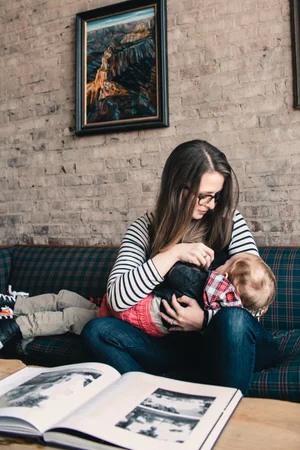 Your guide to a breast feeding lactation consultant