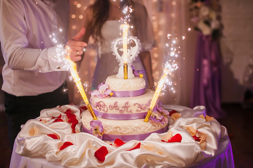 5 Questions to Ask Your Wedding Cake Baker Before Booking